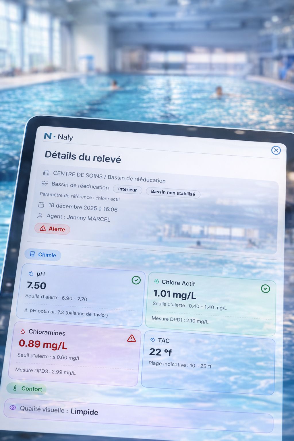 Interface de Naly : le détail d'un relevé d'eau avec pH, chlore actif, chloramines et TAC, chaque valeur en vert ou en rouge